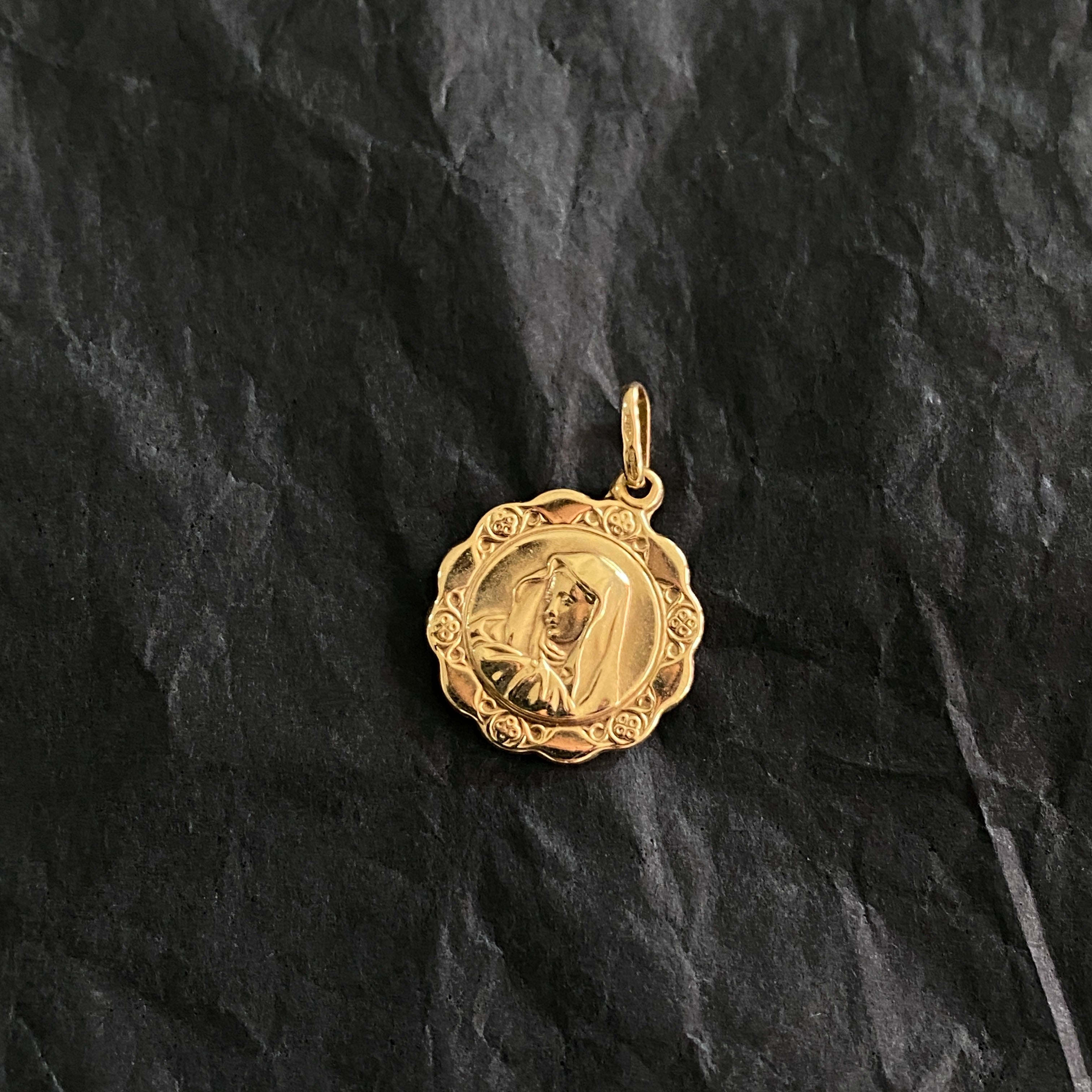 Vintage Charms - 9ct Gold - Pick yours!