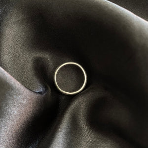 Thick Band Ring.