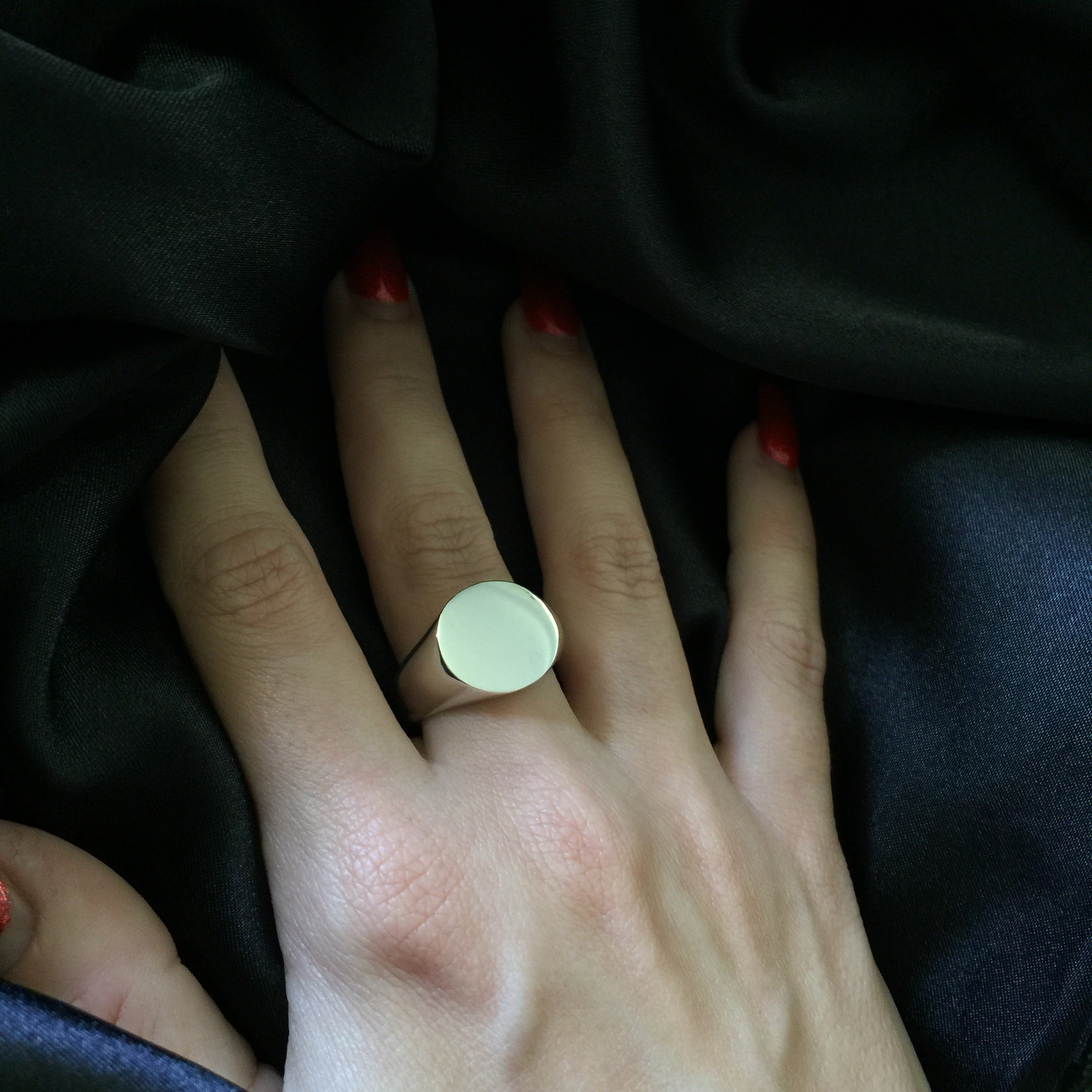 Round Signet Ring.