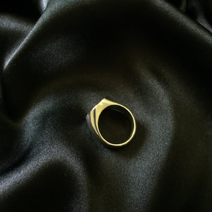 Round Signet Ring.